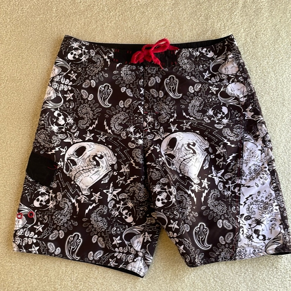 Men’s Joe Boxer Skull Long Board Shorts